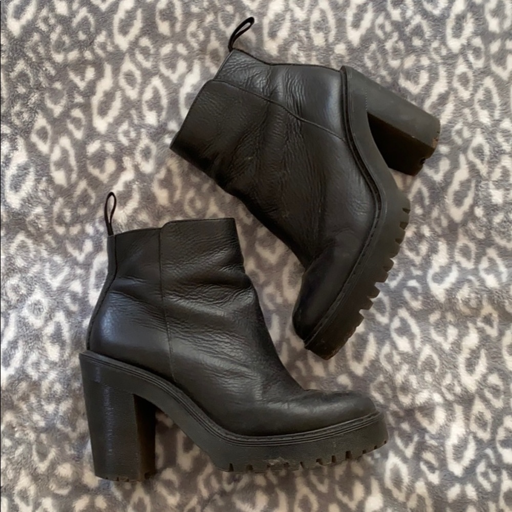 Dr. Martens Magdalena Leather Boots Sz 7